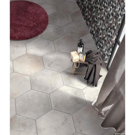 cir cementlap bezs kopott csempe fagyallo greslap esagona jarolap padlolap padloburkolat vintage country lakberendezes mediterran nappali konyha furdo kopottas terasz enterior.jpg